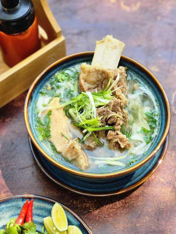 Cá kho tộ, straight from the fire